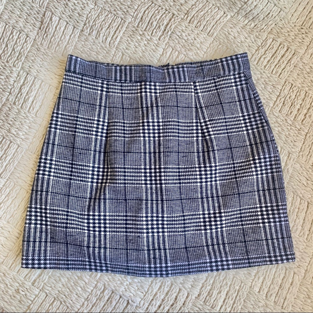 NWOT LARGE BLACK AND WHITE HOUNDSTOOTH PLAID HIGH WAIST MINI SKIRT CLUELESS
